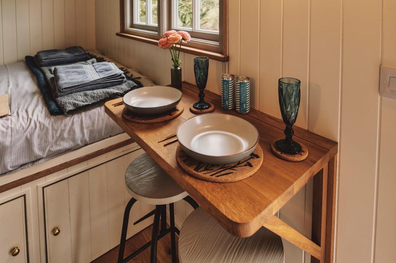 Luxury Shepherd'S Hut On Flower Farm With Outdoor Bath In Mid Cornwall Truro Extérieur photo