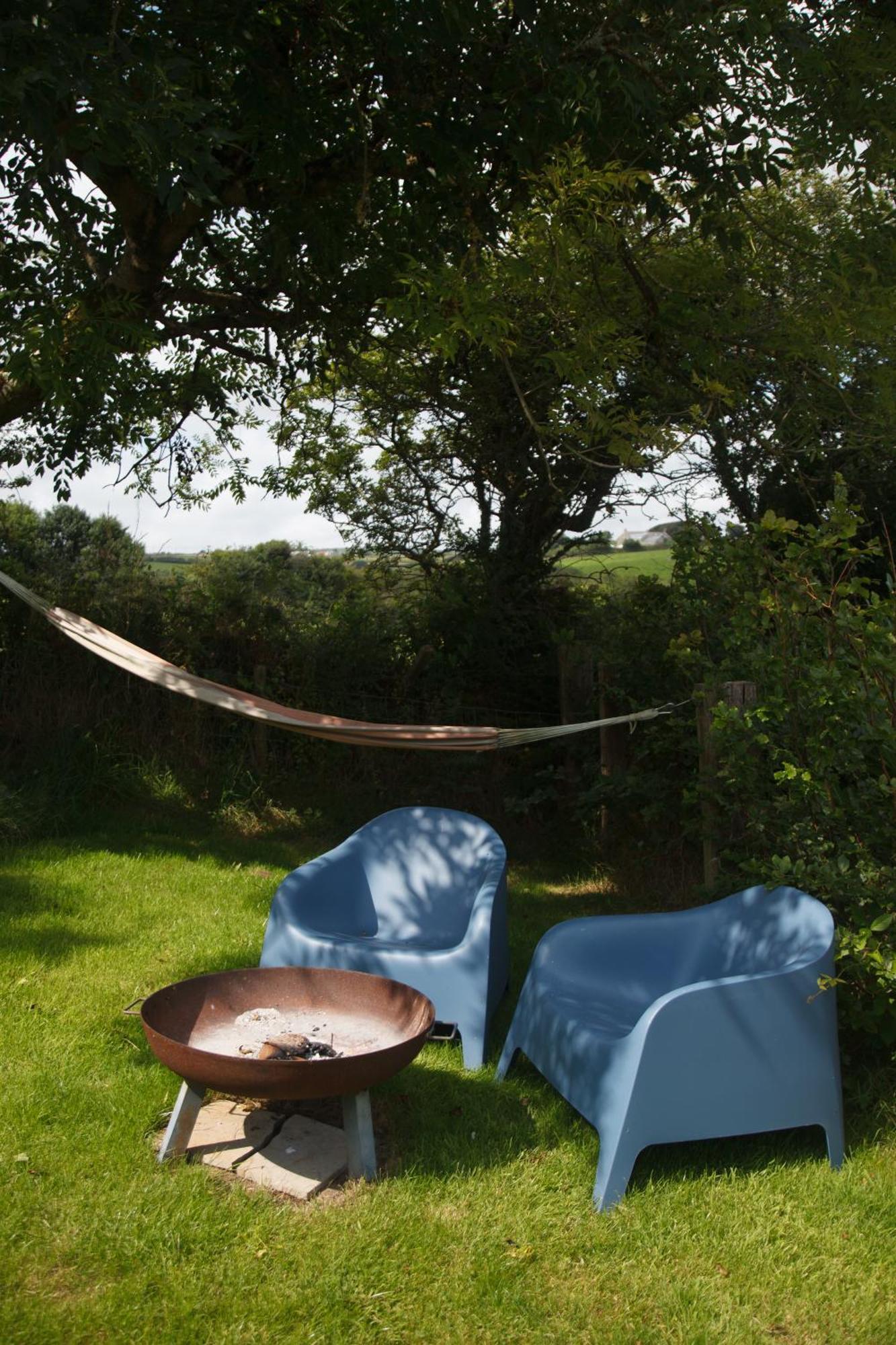 Luxury Shepherd'S Hut On Flower Farm With Outdoor Bath In Mid Cornwall Truro Extérieur photo